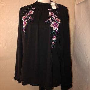 Express blouse with embroidery